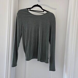 Ribbed low back long sleeve top